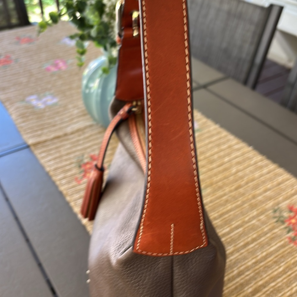 Dooney & Bourke Brown Leather Pebble Grain Paige Sac Hobo‎ Bag - Picture 5 of 16
